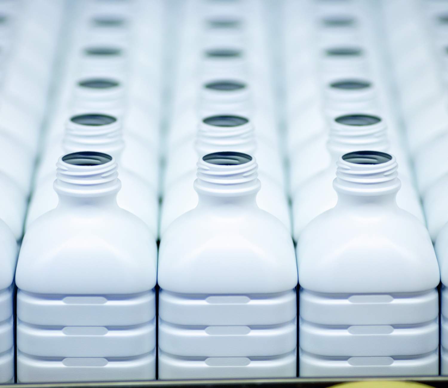 extrusion blow moulding white bottles 